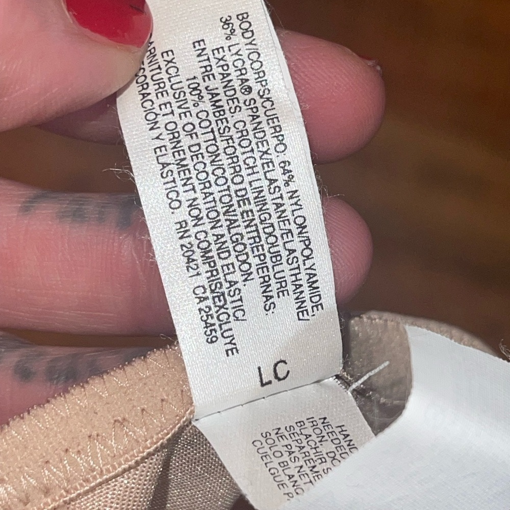 Wacoal nude shapewear shorts - Picture 5 of 6